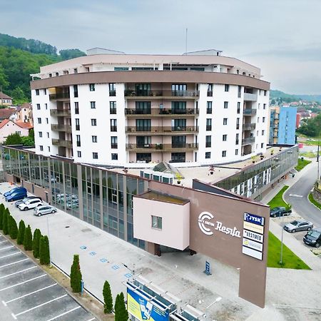 City Center Accommodation - 404 Решица Экстерьер фото