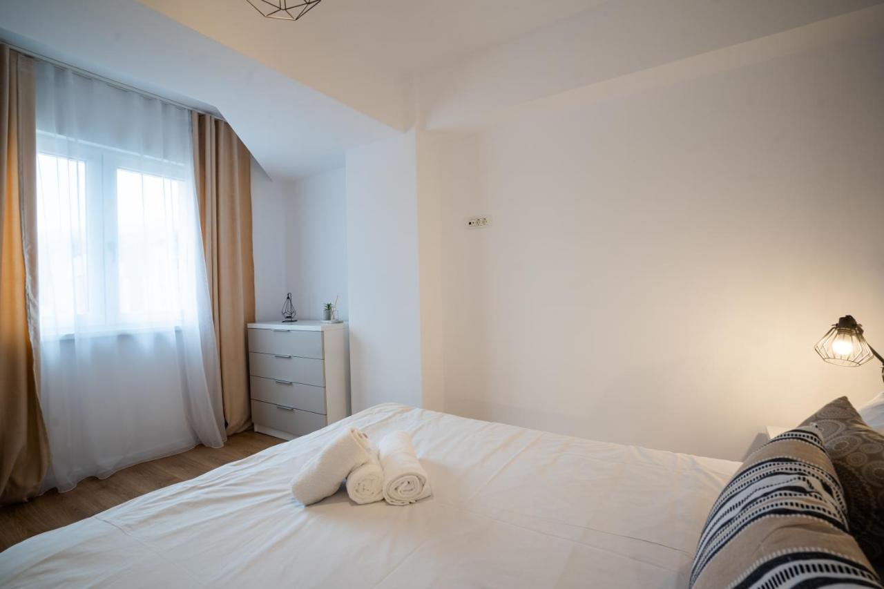 City Center Accommodation - 404 Решица Экстерьер фото