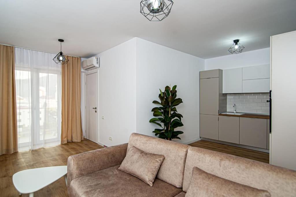 City Center Accommodation - 404 Решица Экстерьер фото