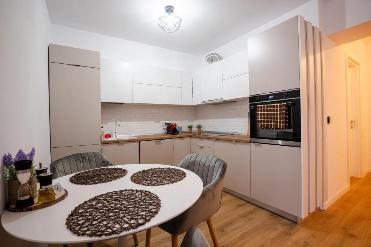 City Center Accommodation - 404 Решица Экстерьер фото